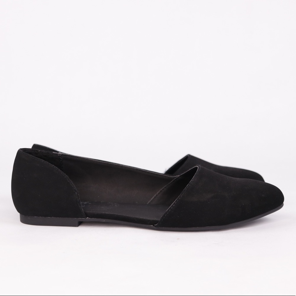NEW Whitemt. Black Slip On Ballet Flats